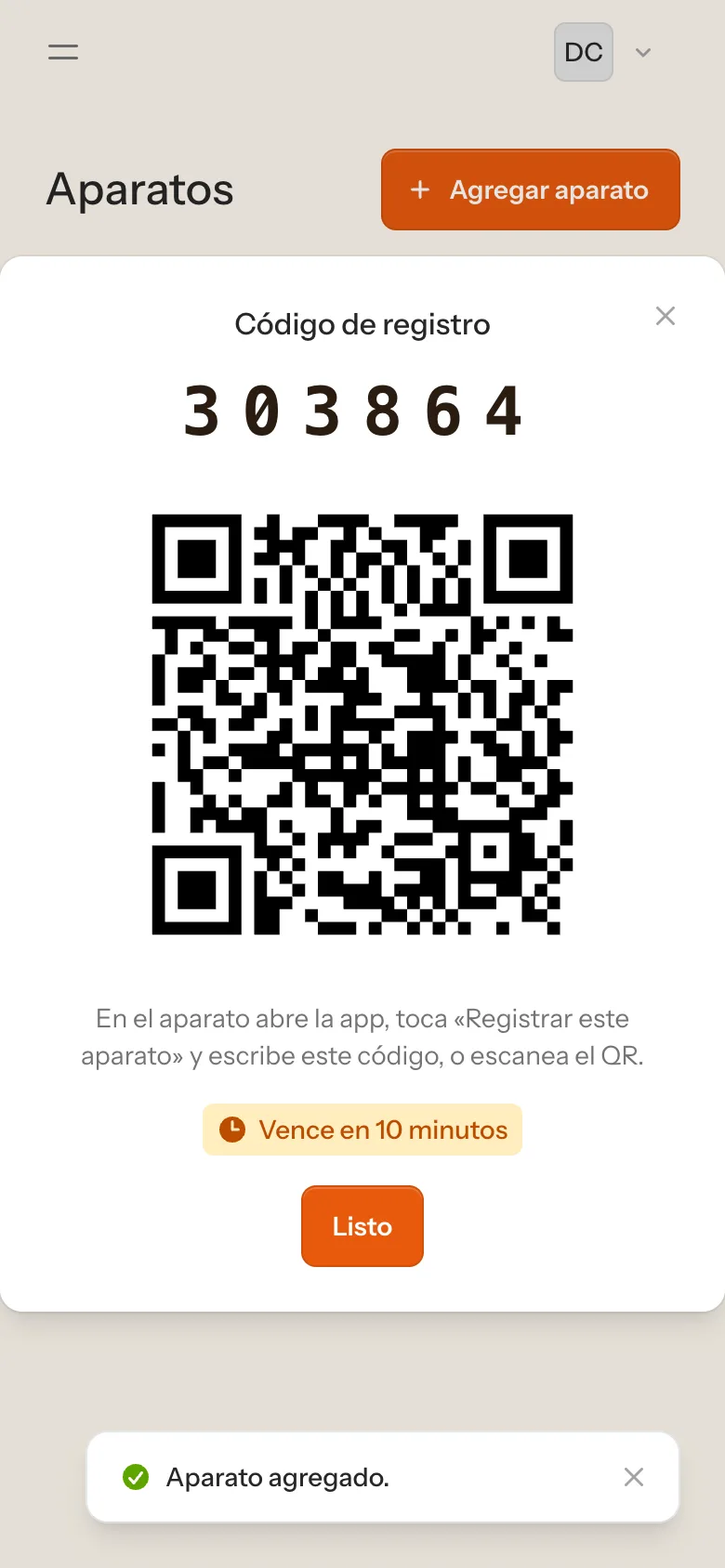 Pantalla para registrar un teléfono con un código de 6 dígitos o un código QR.